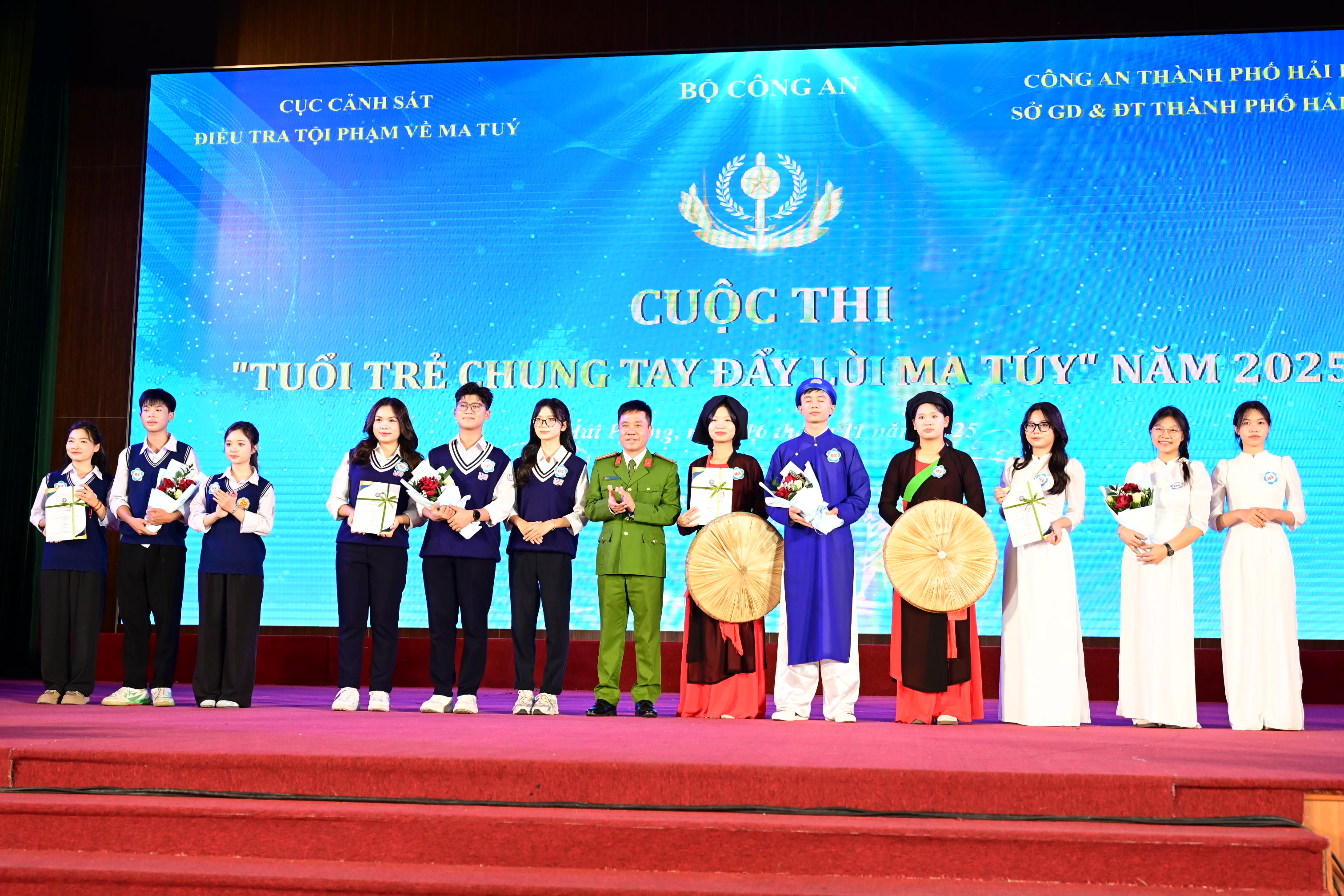 Hơn 500 học sinh 4 trường THPT cổ vũ Cuộc thi Tuổi trẻ chung tay đẩy lùi ma tuý năm 2025 tại Hải Phòng 